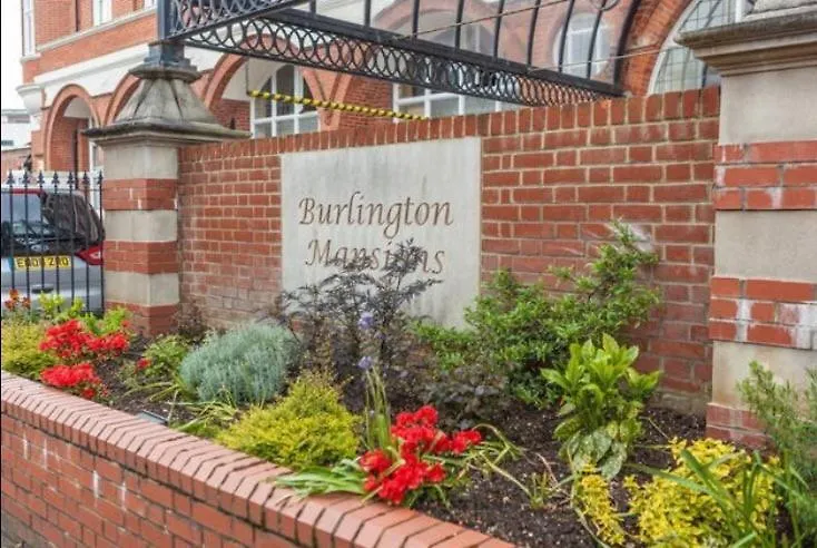 Burlington Mansions 2 Bed Triplex Apartment - Nr Seafront - Large Terrace - Gym And Pool Table - Free Allocated Parking Bournemouth United Kingdom