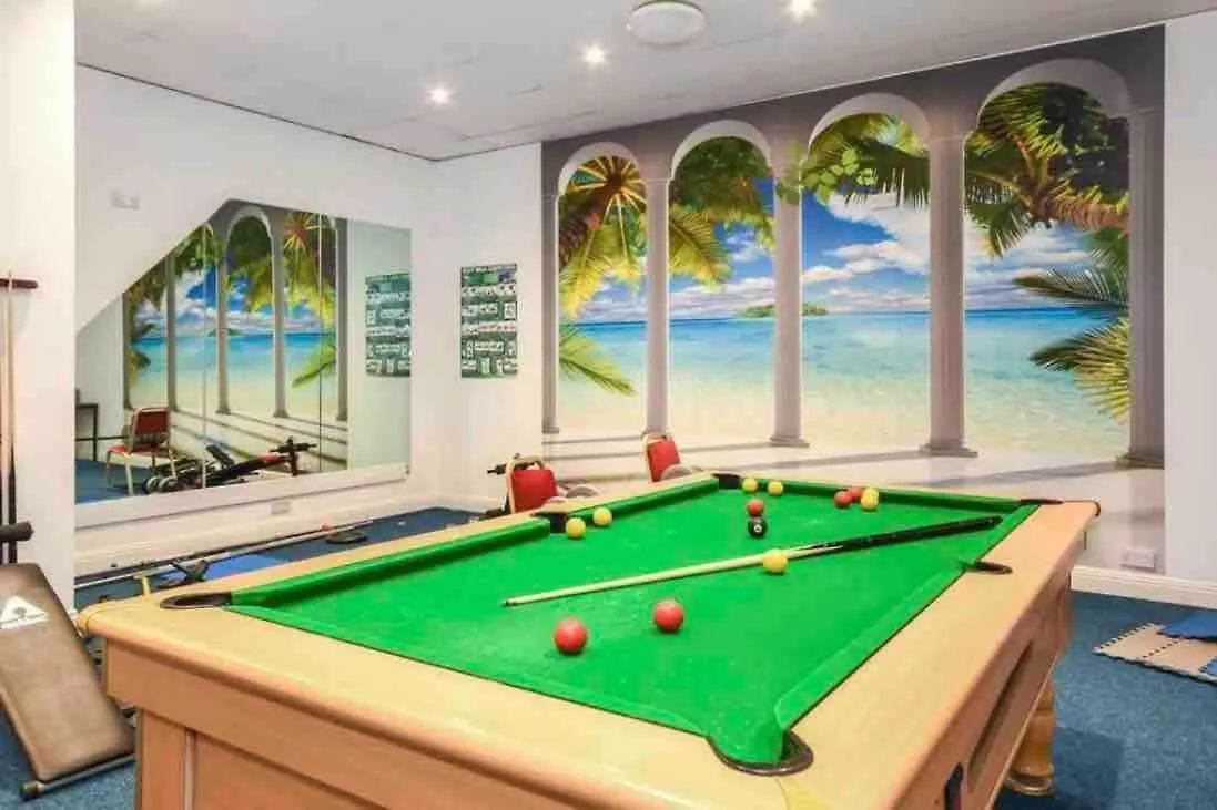 Burlington Mansions 2 Bed Triplex Apartment - Nr Seafront - Large Terrace - Gym And Pool Table - Free Allocated Parking Bournemouth