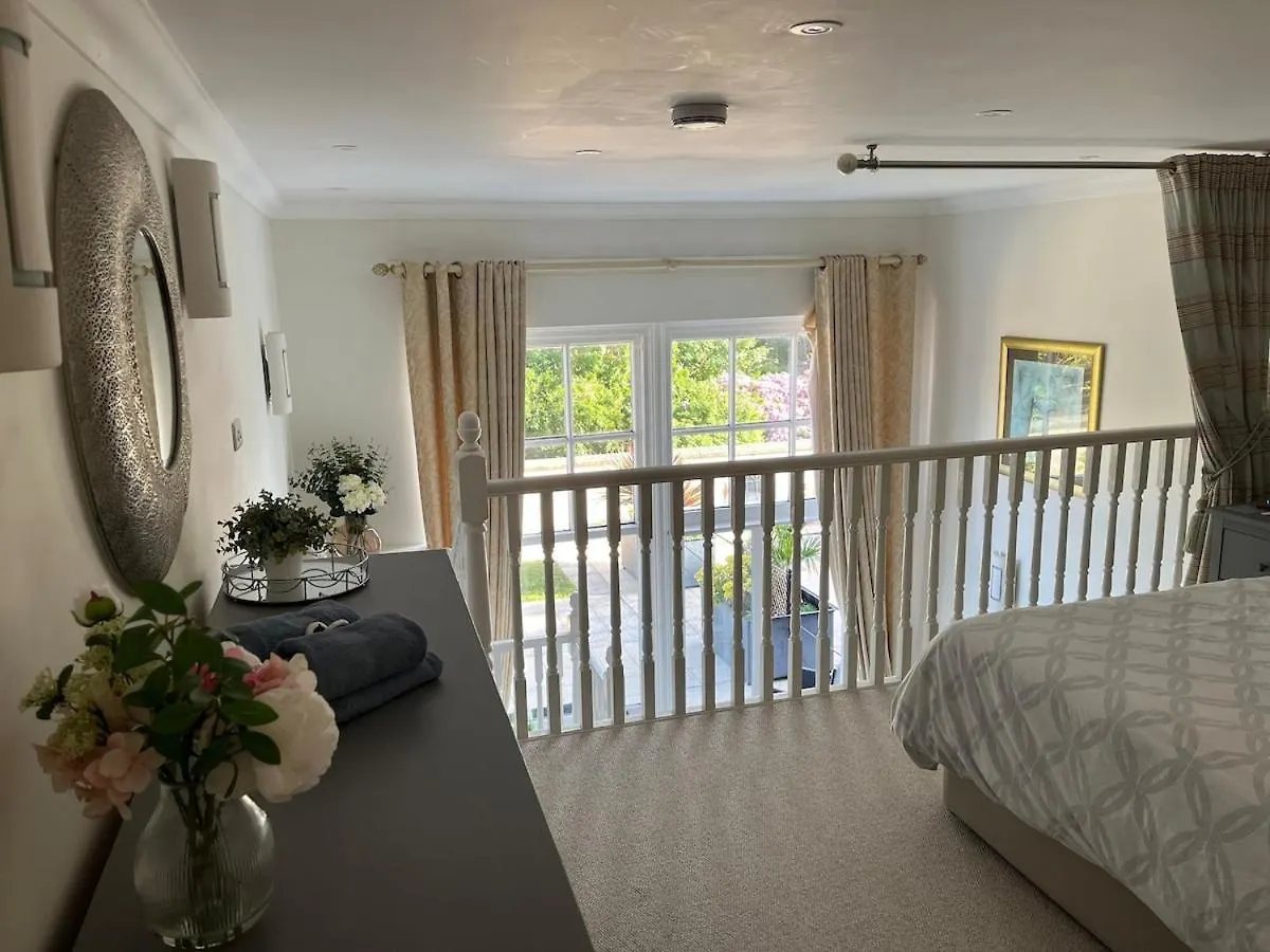 Burlington Mansions 2 Bed Triplex Apartment - Nr Seafront - Large Terrace - Gym And Pool Table - Free Allocated Parking Bournemouth